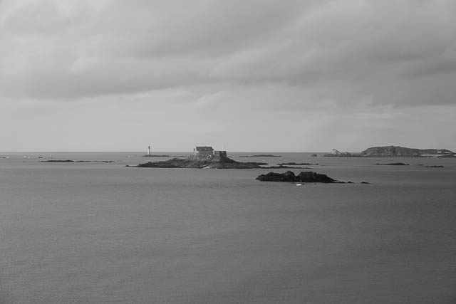 Forts et balises - Photos de la Côte d'émeraude - Saint-Malo, Dinard - par Charles GUY