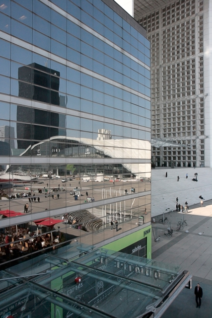 photos-de-paris-la-defense-serie-secrets-defense-charles-guy-34