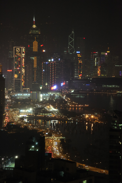 Kong Kong by night - Photo Charles GUY