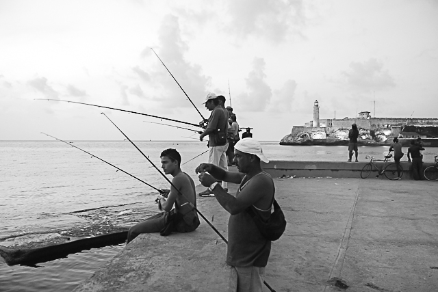 A la pêche à Cuba - Photo de Charles Guy - Collection 