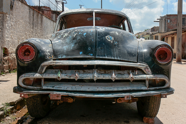 Epave Chevrolet - Classic car - Automobiles américaines des années 50 à Cuba - Photo Charles GUY