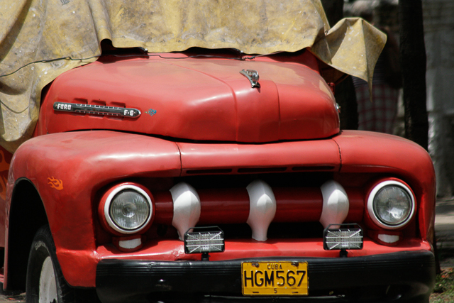 Old trucks et autres camions des années 50 - Cuba - Photo de Charles GUY