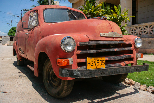 Old trucks et autres camions des années 50 - Cuba - Photo de Charles GUY