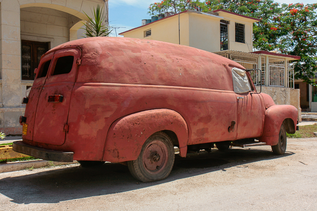 Old trucks et autres camions des années 50 - Cuba - Photo de Charles GUY