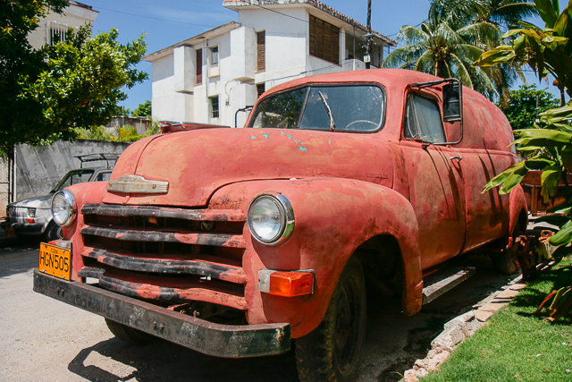 Old trucks et autres camions des années 50 - Cuba - Photo de Charles GUY