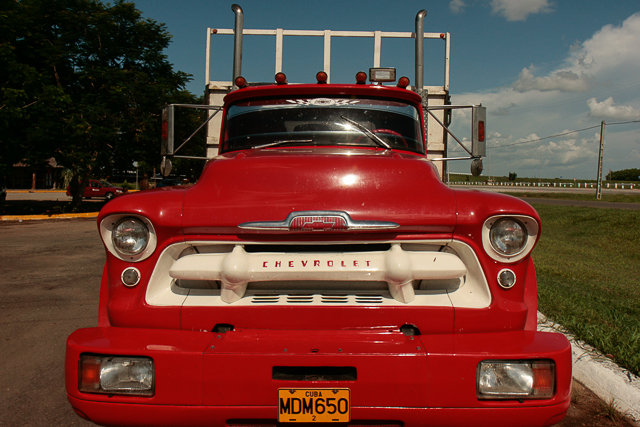 Old trucks et autres camions des années 50 - Cuba - Photo de Charles GUY