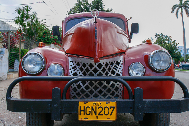 Old trucks et autres camions des années 50 - Cuba - Photo de Charles GUY