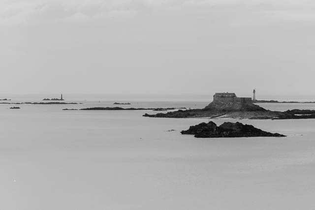 Forts et balises - Photos de la Côte d'émeraude - Saint-Malo, Dinard - par Charles GUY