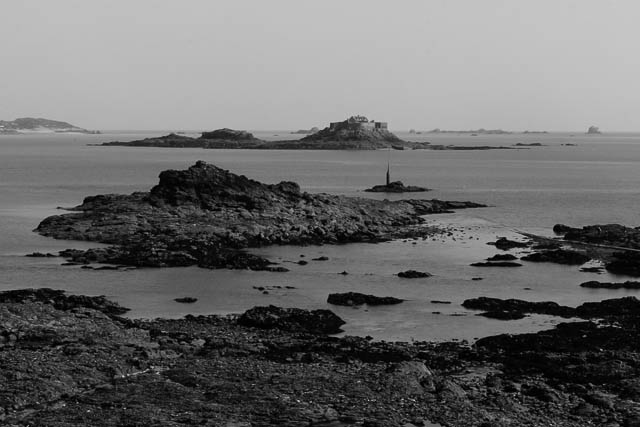 Forts et balises - Photos de la Côte d'émeraude - Saint-Malo, Dinard - par Charles GUY