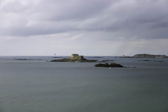 Forts et balises - Photos de la Côte d'émeraude - Saint-Malo, Dinard - par Charles GUY