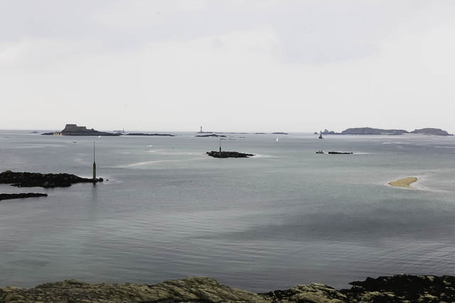 Forts et balises - Photos de la Côte d'émeraude - Saint-Malo, Dinard - par Charles GUY