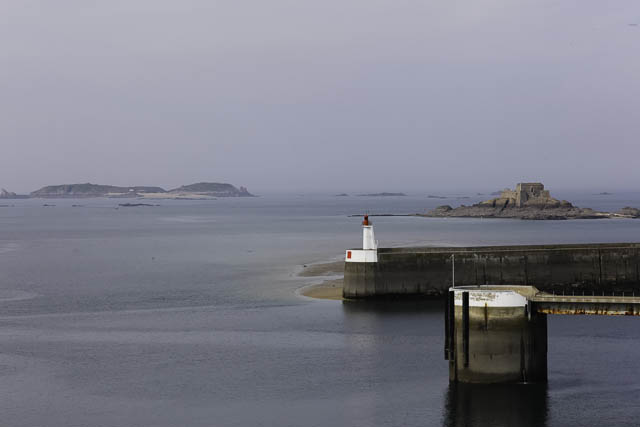 Forts et balises - Photos de la Côte d'émeraude - Saint-Malo, Dinard - par Charles GUY