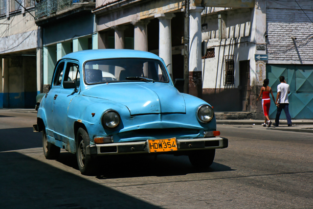 Voitures européennes des années 50 à Cuba d'après la série 