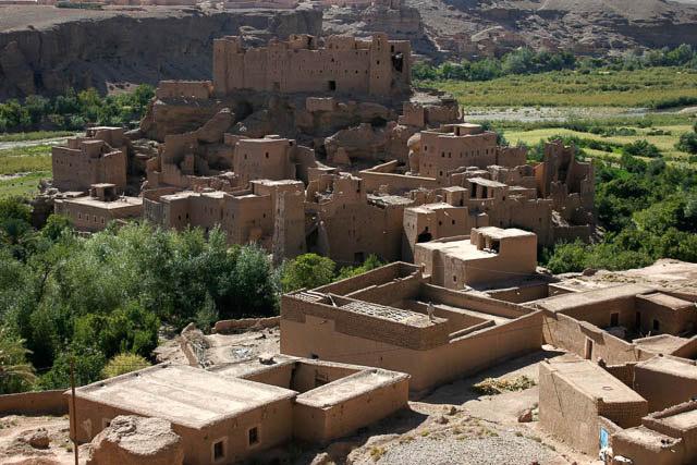 Architecture de terre du Sud marocain - Photos de Charles GUY