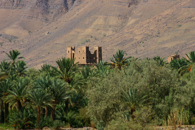 Architecture de terre du Sud marocain - Photos de Charles GUY